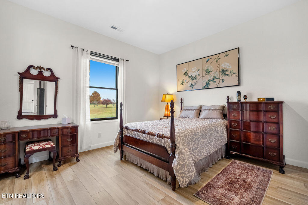 Vonore, Tennessee, 37801, United States, 5 Bedrooms Bedrooms, ,5 BathroomsBathrooms,Residential,Active,2029777