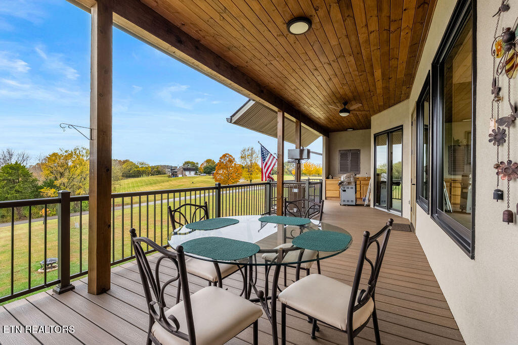 Vonore, Tennessee, 37801, United States, 5 Bedrooms Bedrooms, ,5 BathroomsBathrooms,Residential,Active,2029777