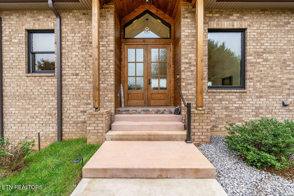 111 Harbor View Lane