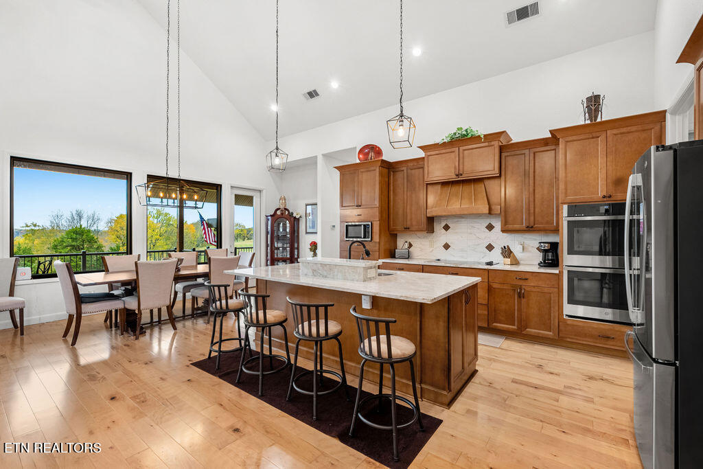 Vonore, Tennessee, 37801, United States, 5 Bedrooms Bedrooms, ,5 BathroomsBathrooms,Residential,Active,2029777