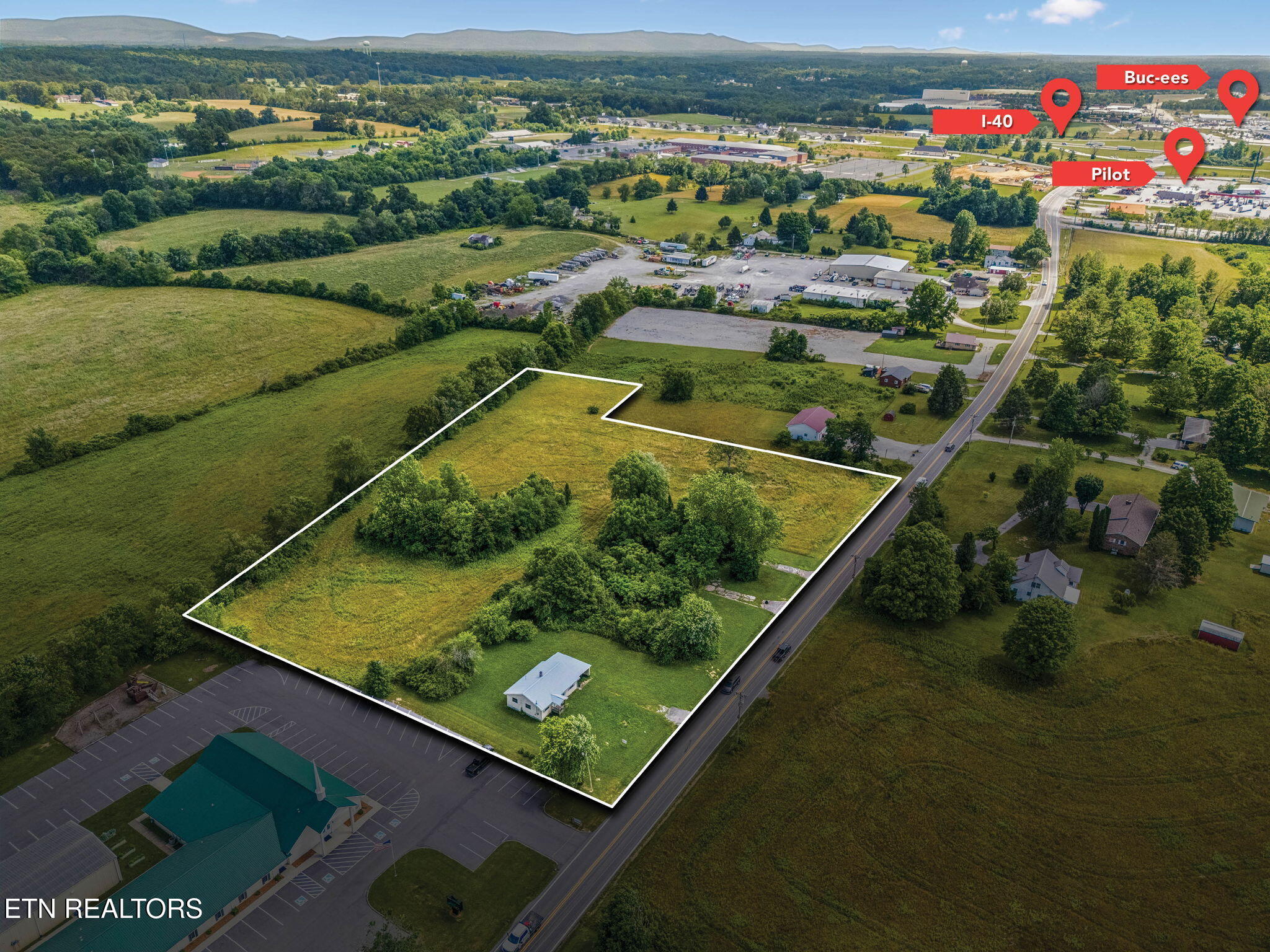 Photo 1 of 26 — 2988 Genesis Rd, Crossville, TN 38571