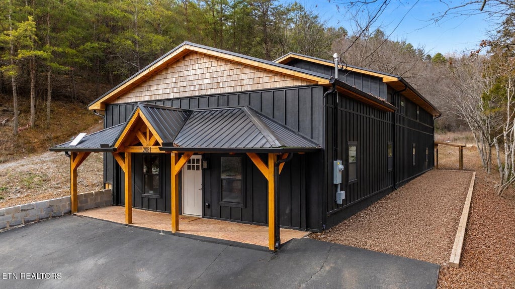 Photo of 2881 Caughron Mountain Rd, Sevierville, TN 37876 (MLS # 1343115)