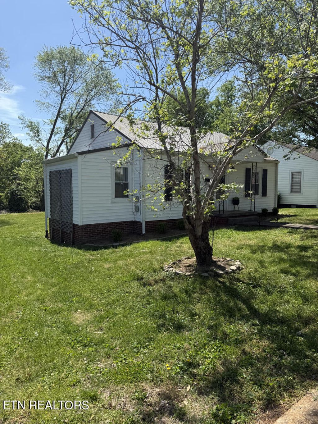 Photo of 715 Ferry St, Loudon, TN 37774 (MLS # 1337688)