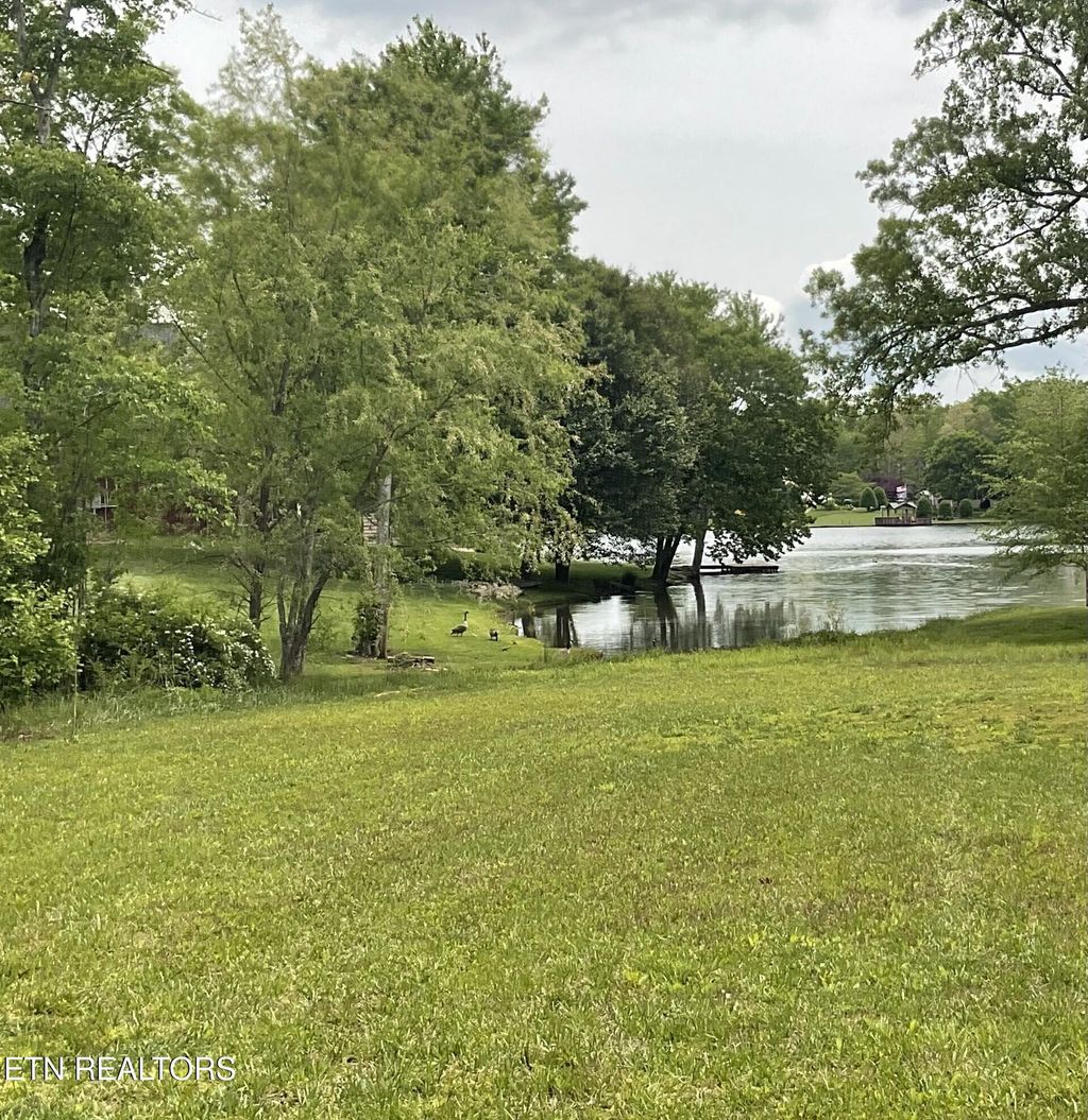Photo of 390 Deer Creek Drive, Crossville, TN 38571 (MLS # 1339950)
