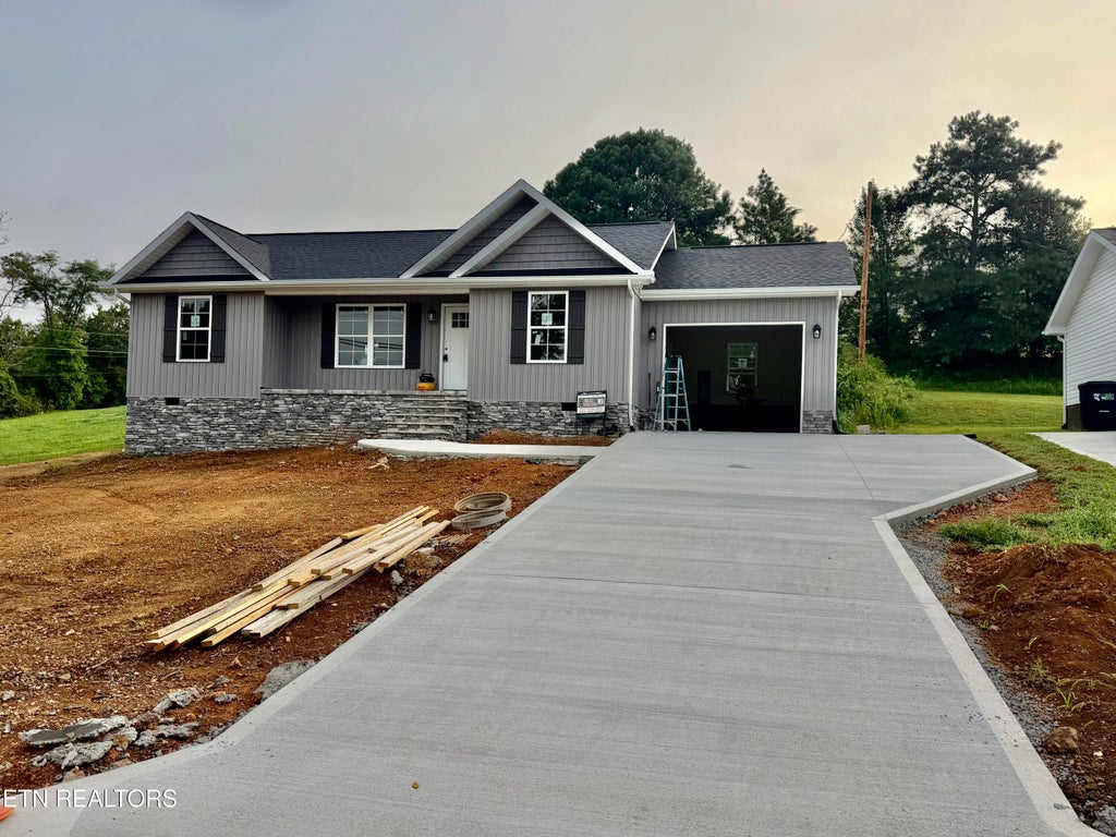 Photo of 162 Dogwood Rd, Tazewell, TN 37879 (MLS # 1351301)