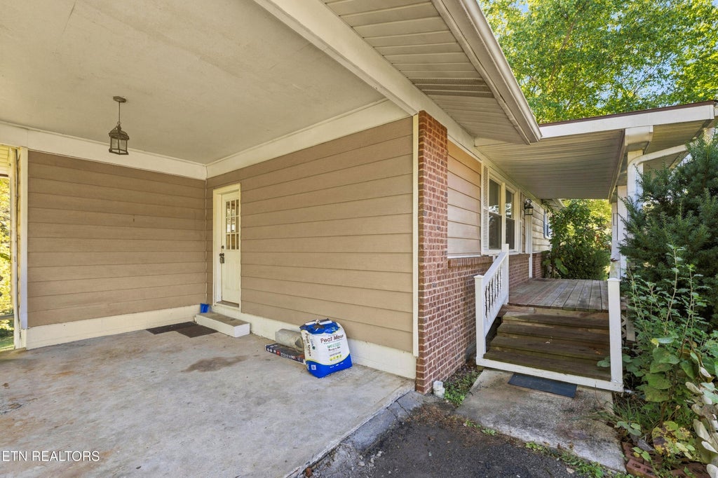 Photo of 208 N Hills Drive, Crossville, TN 38555 (MLS # 1358992)