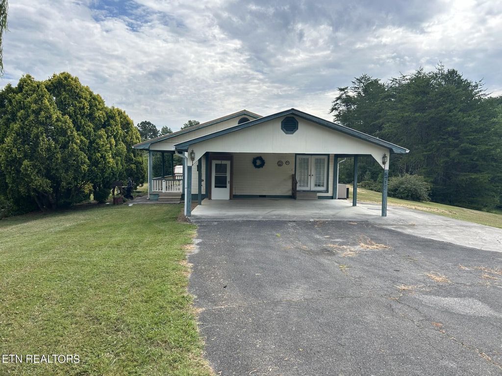 Photo of 371 Beatys Chapel Rd Rd, Tellico Plains, TN 37385 (MLS # 1270201)