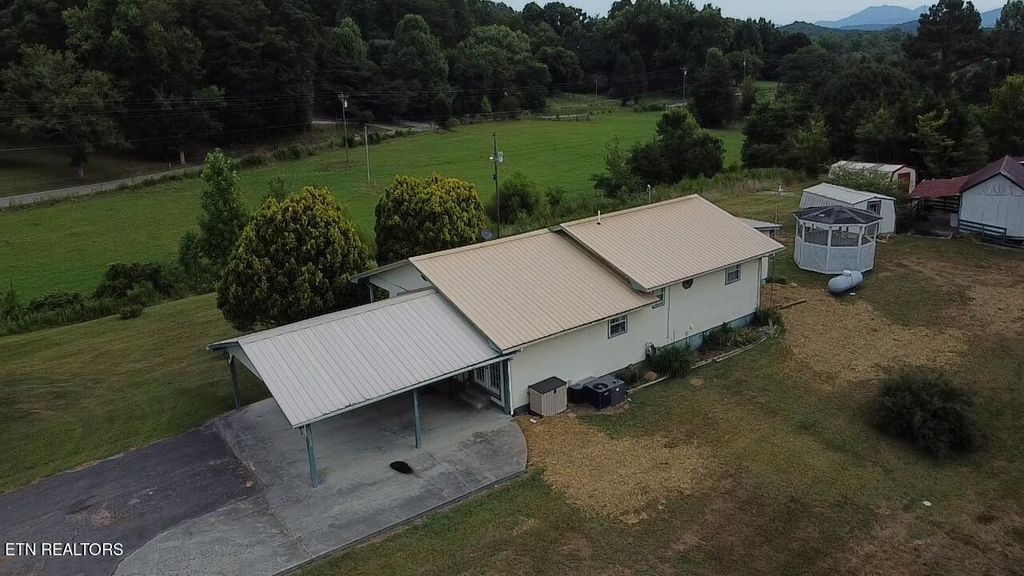 Photo of 371 Beatys Chapel Rd Rd, Tellico Plains, TN 37385 (MLS # 1270201)