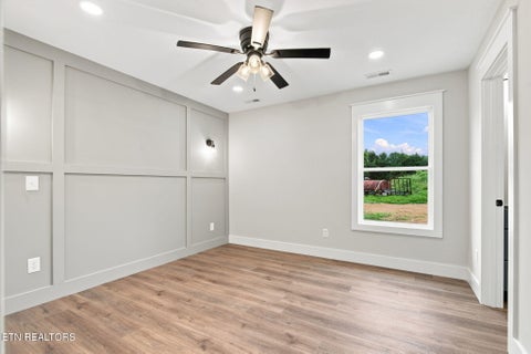 Tiny photo for 8 Blockhouse Valley Rd, Clinton, TN 37716 (MLS # 1352207)