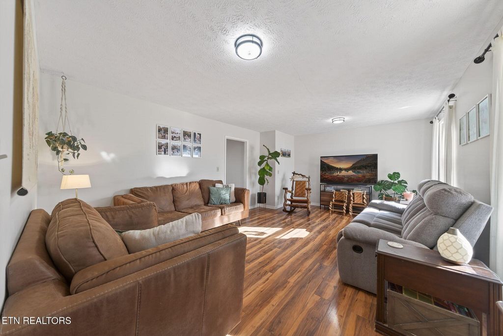 Photo of 17230 Crossville Hwy, Monterey, TN 38574 (MLS # 1325646)