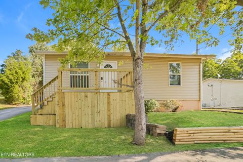 Photo of 2305 Ridgecrest Drive, Knoxville, TN 37918 (MLS # 1322633)