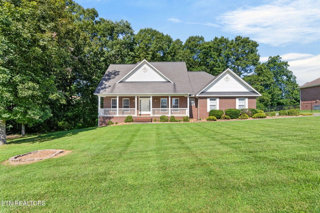 Photo of 525 Kings Row, Crossville, TN 38571 (MLS # 1353061)