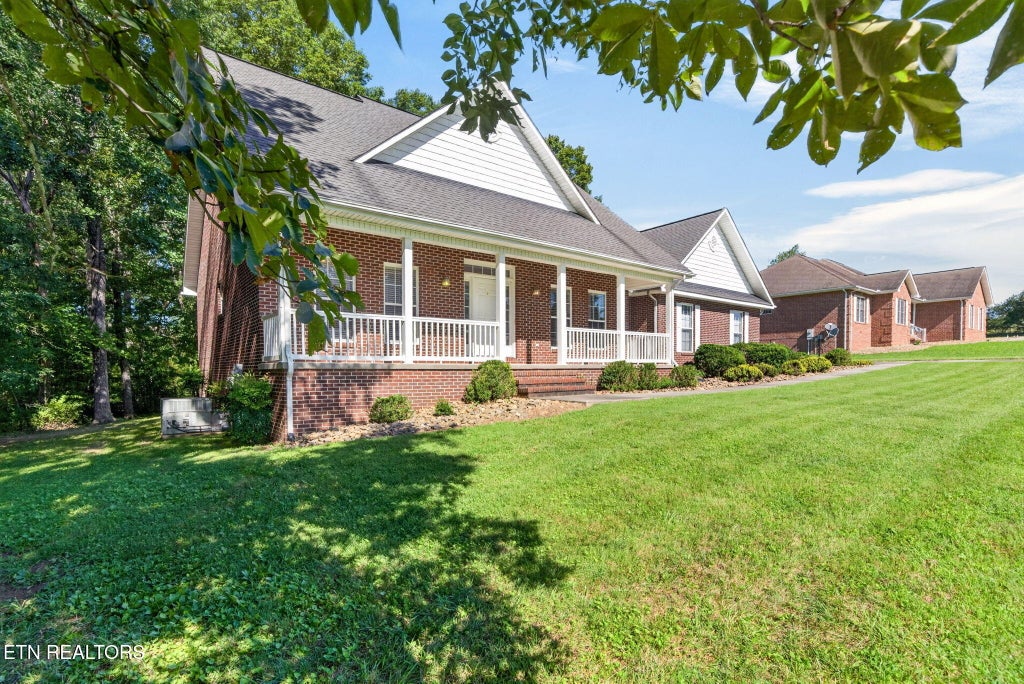 Photo of 525 Kings Row, Crossville, TN 38571 (MLS # 1353061)