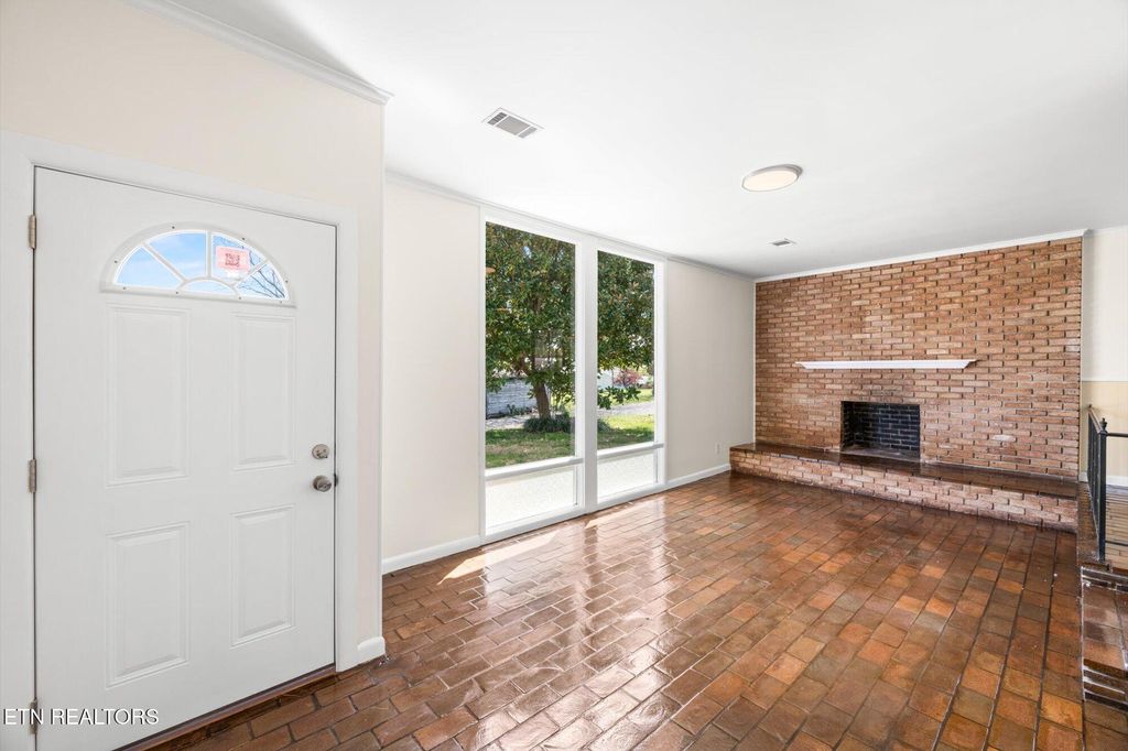 Photo of 110 Harrison Street St, Sweetwater, TN 37874 (MLS # 1297097)