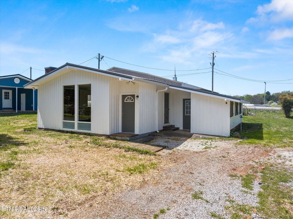 Photo of 110 Harrison Street St, Sweetwater, TN 37874 (MLS # 1297097)