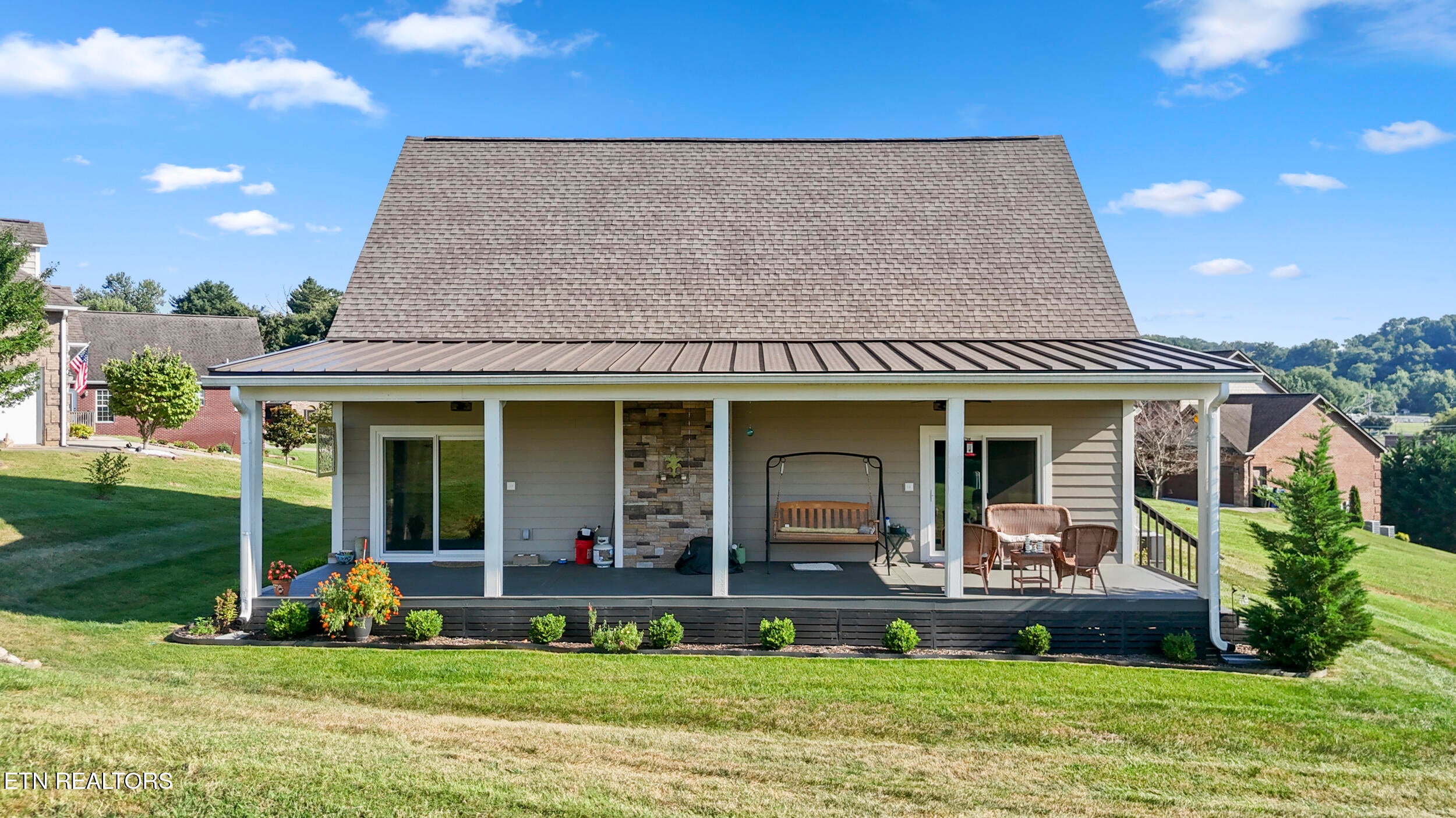 2212 Cristopher Court