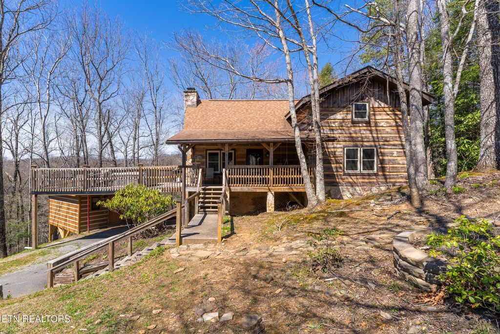 Photo of 409 Matterhorn Drive, Gatlinburg, TN 37738 (MLS # 1334827)