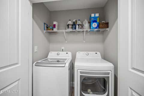 Tiny photo for 120 Breezewood Circle, Clinton, TN 37716 (MLS # 1345777)