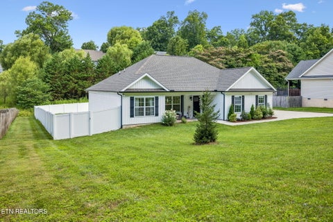 Tiny photo for 120 Breezewood Circle, Clinton, TN 37716 (MLS # 1345777)