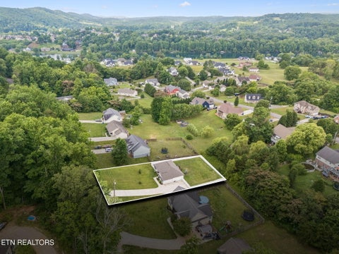 Tiny photo for 120 Breezewood Circle, Clinton, TN 37716 (MLS # 1345777)