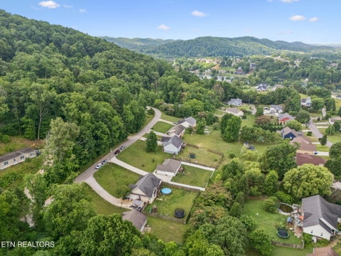 Tiny photo for 120 Breezewood Circle, Clinton, TN 37716 (MLS # 1345777)