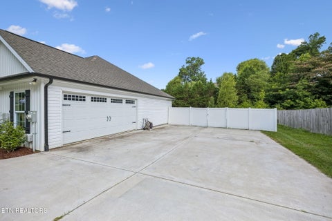 Tiny photo for 120 Breezewood Circle, Clinton, TN 37716 (MLS # 1345777)