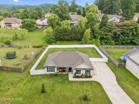 Tiny photo for 120 Breezewood Circle, Clinton, TN 37716 (MLS # 1345777)