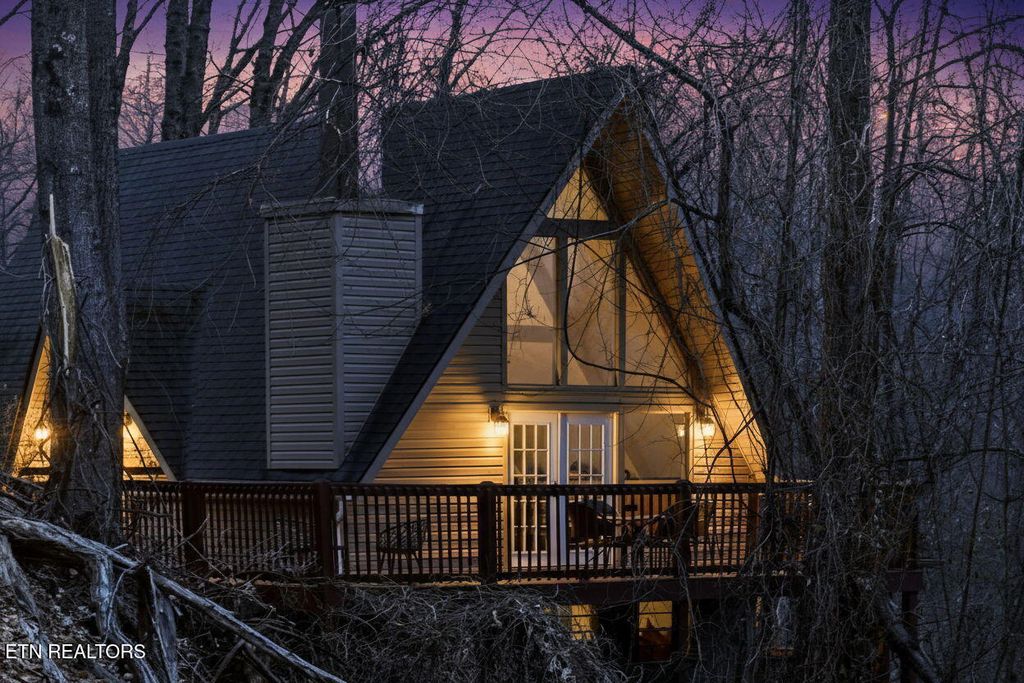 Photo of 1403 Zurich Rd, Gatlinburg, TN 37738 (MLS # 1330173)