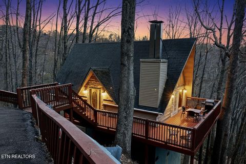 Photo of 1403 Zurich Rd, Gatlinburg, TN 37738 (MLS # 1330173)