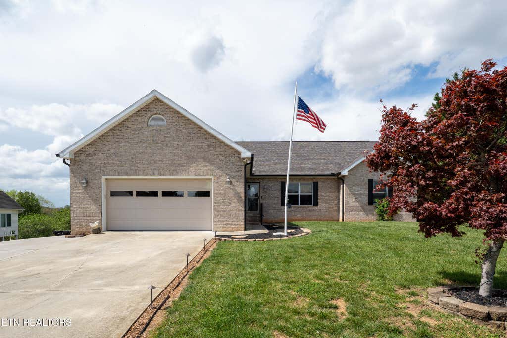 Photo of 280 Hilltop Drive, Lenoir City, TN 37772 (MLS # 1329925)