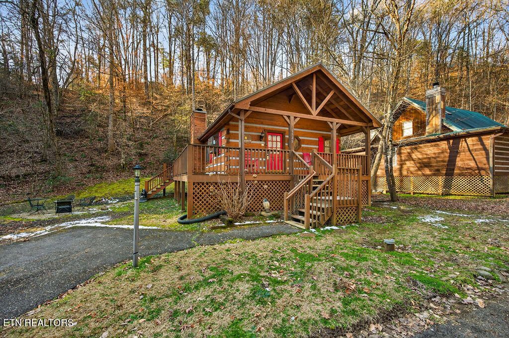 Photo of 1525 Walt Price Rd, Sevierville, TN 37876 (MLS # 1329239)