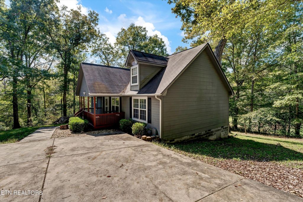 Photo of 133 Farr Lane, Oliver Springs, TN 37840 (MLS # 1278676)
