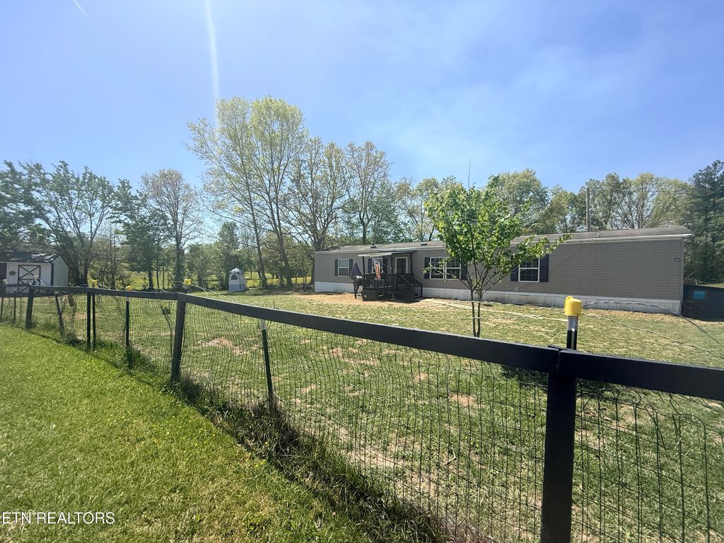 Photo of 174 Claude Howard Rd, Deer Lodge, TN 37726 (MLS # 1337999)