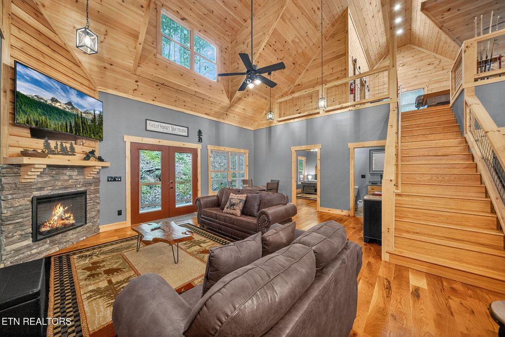 Photo of 2489 Waldens Creek Rd, Sevierville, TN 37862 (MLS # 1327474)