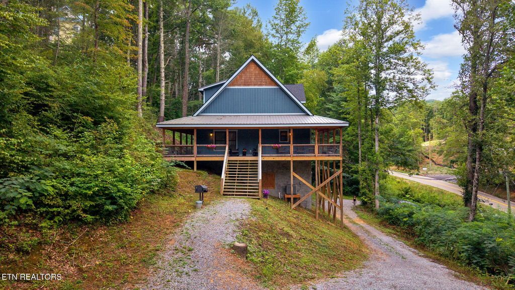Photo of 2489 Waldens Creek Rd, Sevierville, TN 37862 (MLS # 1327474)