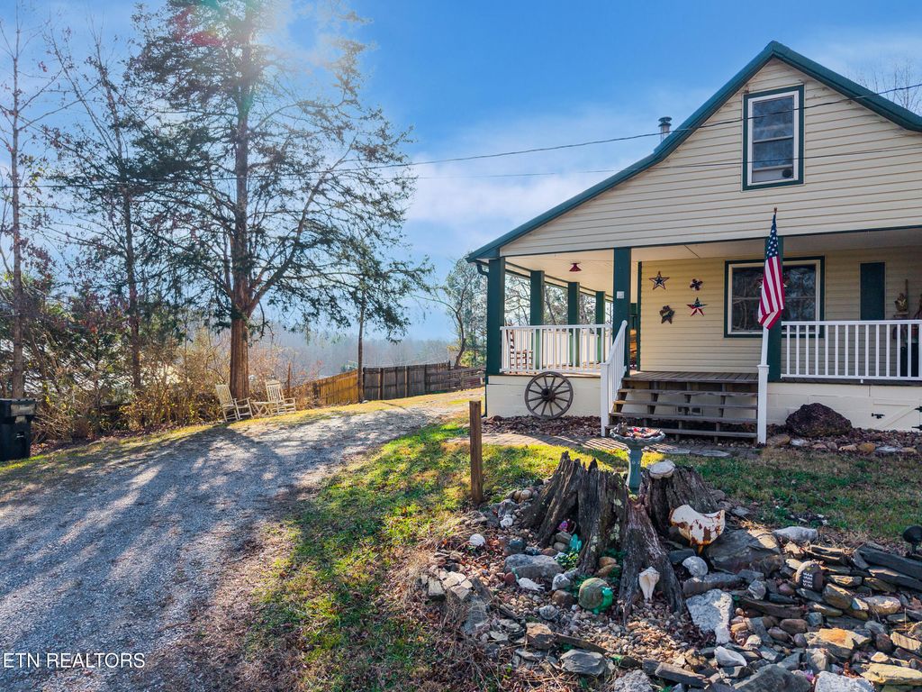 Photo of 7810 Berry Williams Rd, Townsend, TN 37882 (MLS # 1326072)
