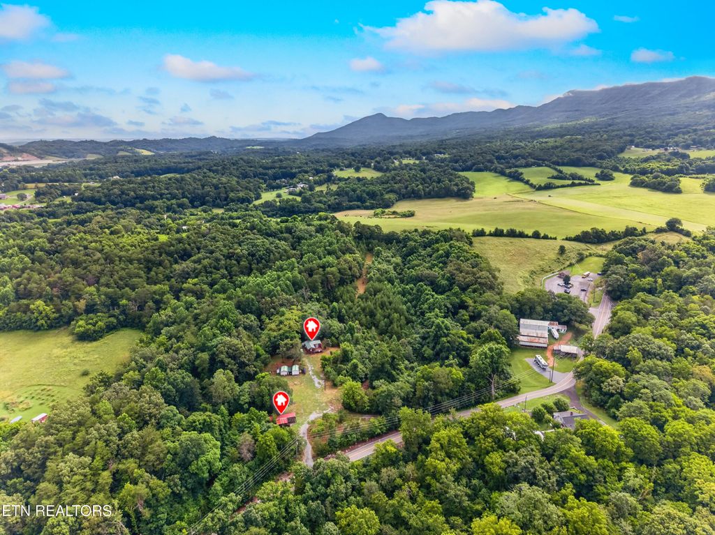 Photo of 420 Blowing Cave Rd, Sevierville, TN 37876 (MLS # 1348360)