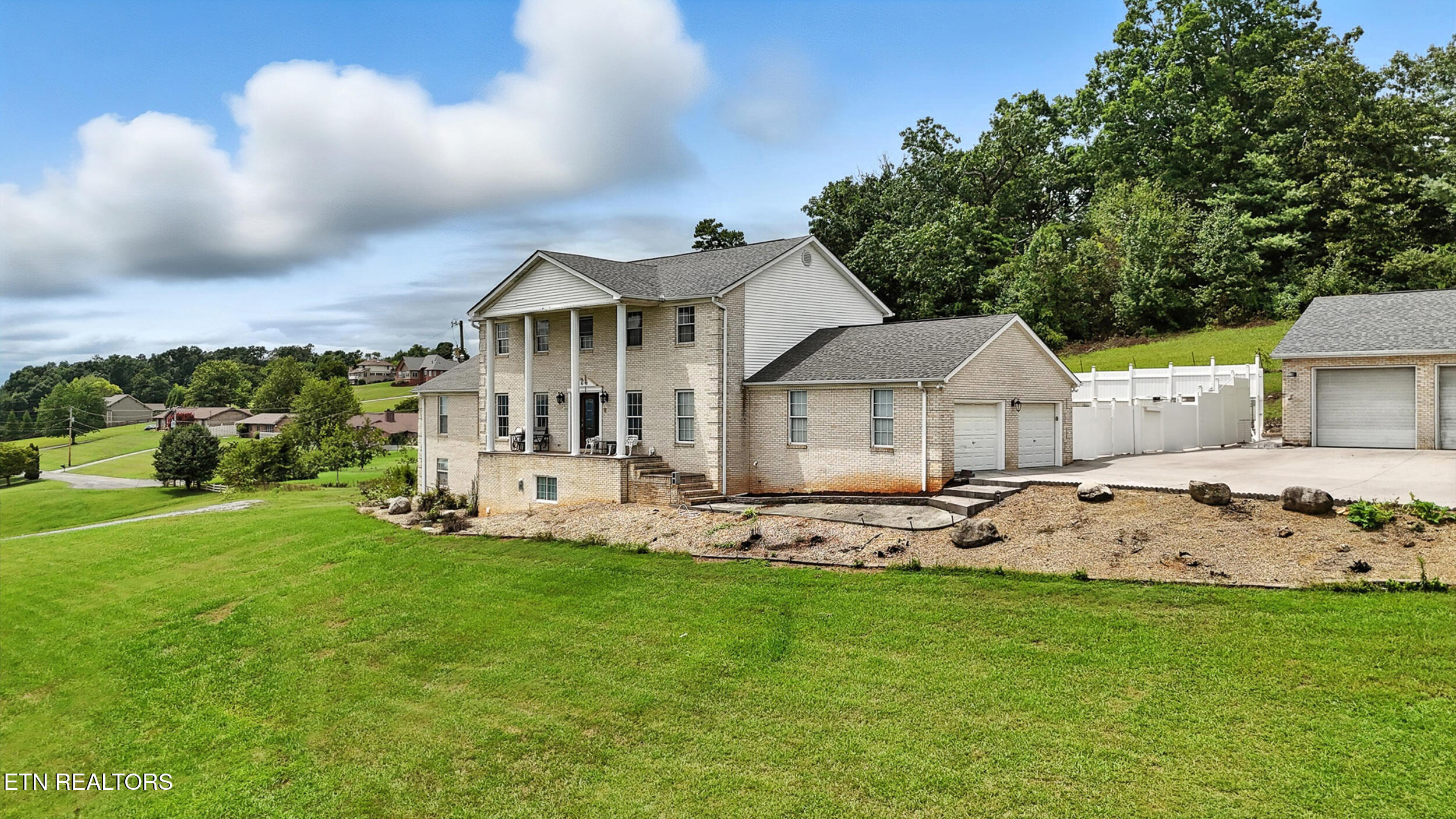 212 Simmons Rd