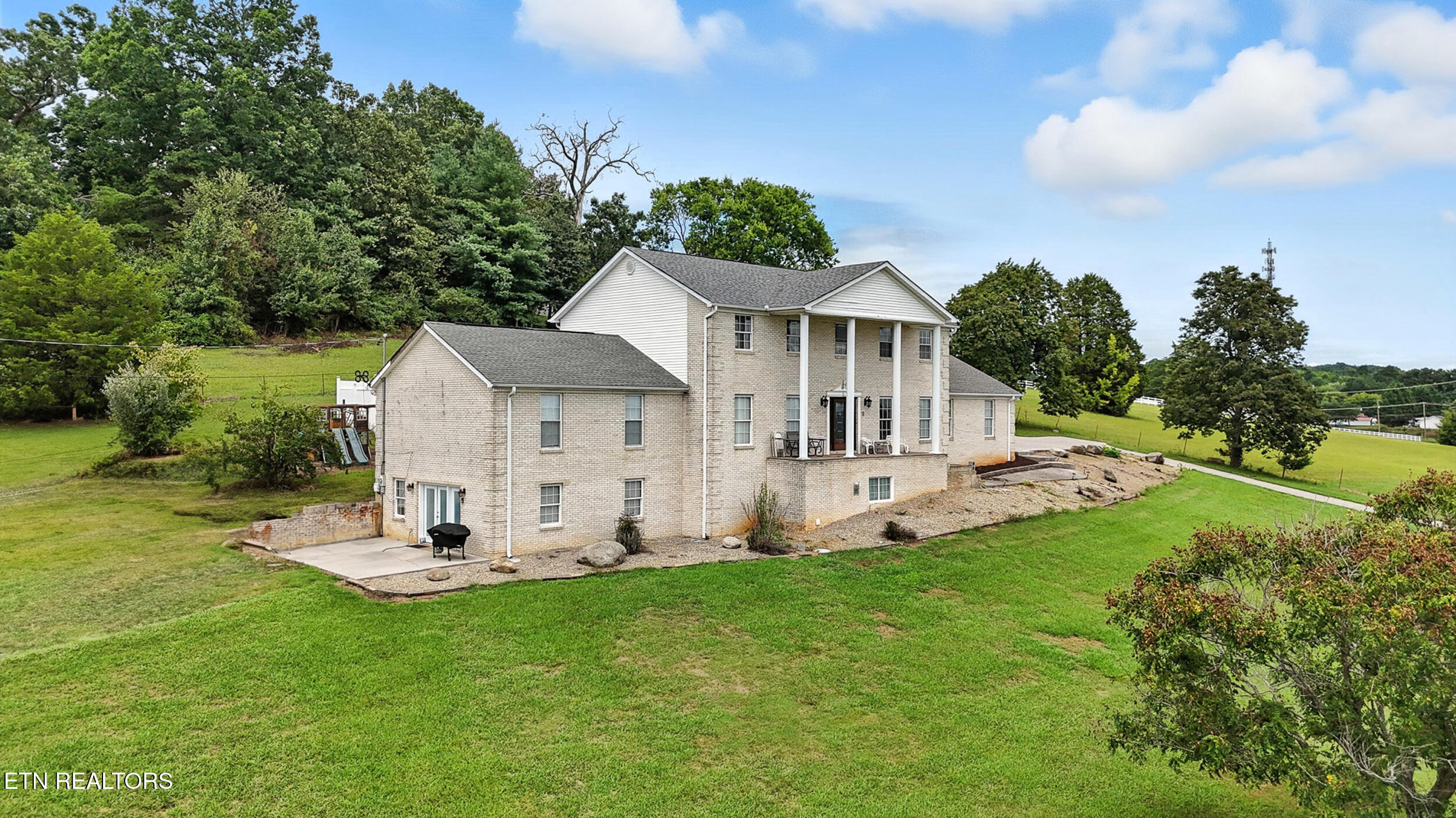 212 Simmons Rd