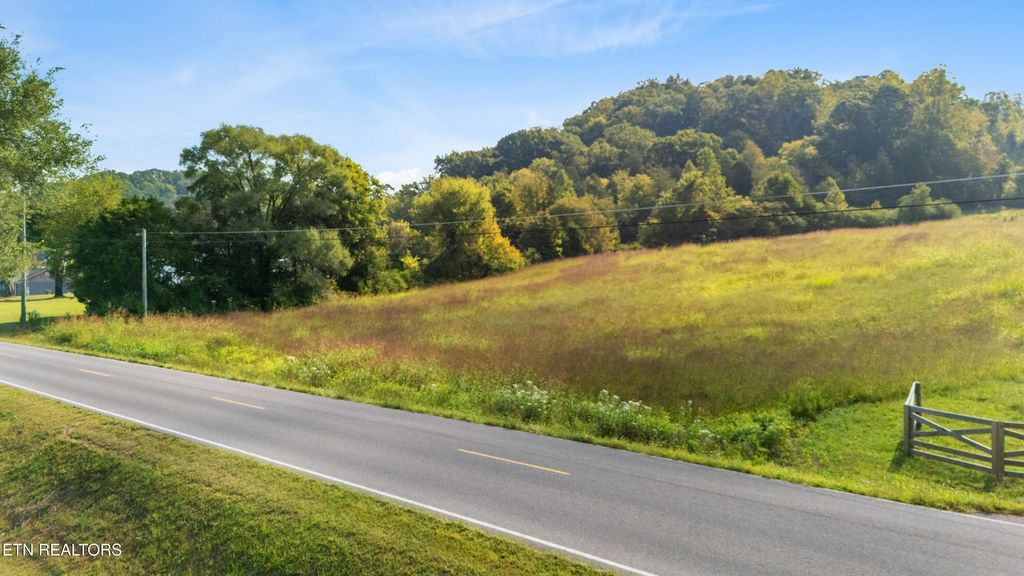 Photo of 12 Dutch Valley Rd, Clinton, TN 37716 (MLS # 1315899)