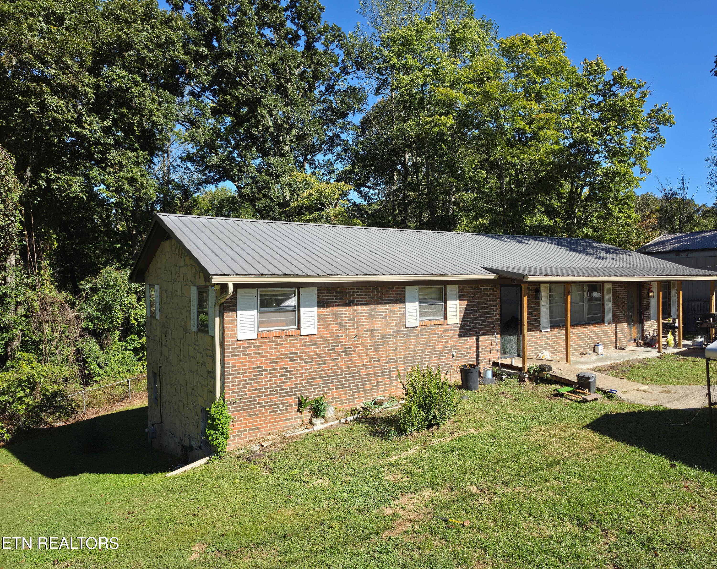 142 Oak Circle