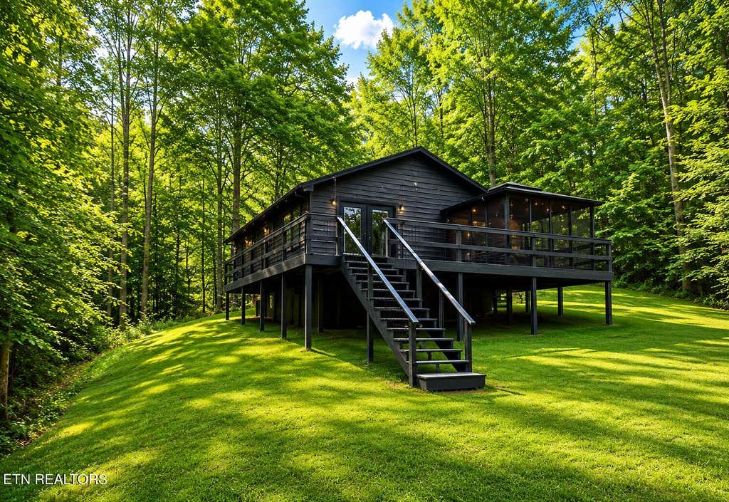 Photo of 204 Black Fox Harbor Rd, Washburn, TN 37888 (MLS # 1346430)