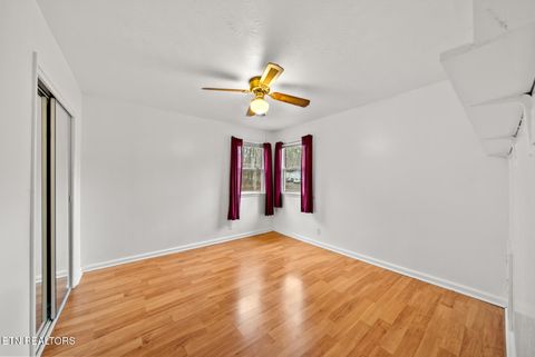 Tiny photo for 307 Tarwater St, Rockwood, TN 37854 (MLS # 1330230)