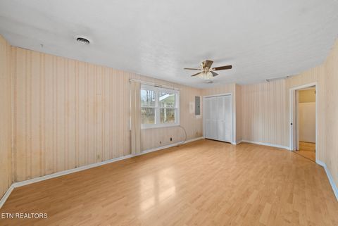 Tiny photo for 307 Tarwater St, Rockwood, TN 37854 (MLS # 1330230)