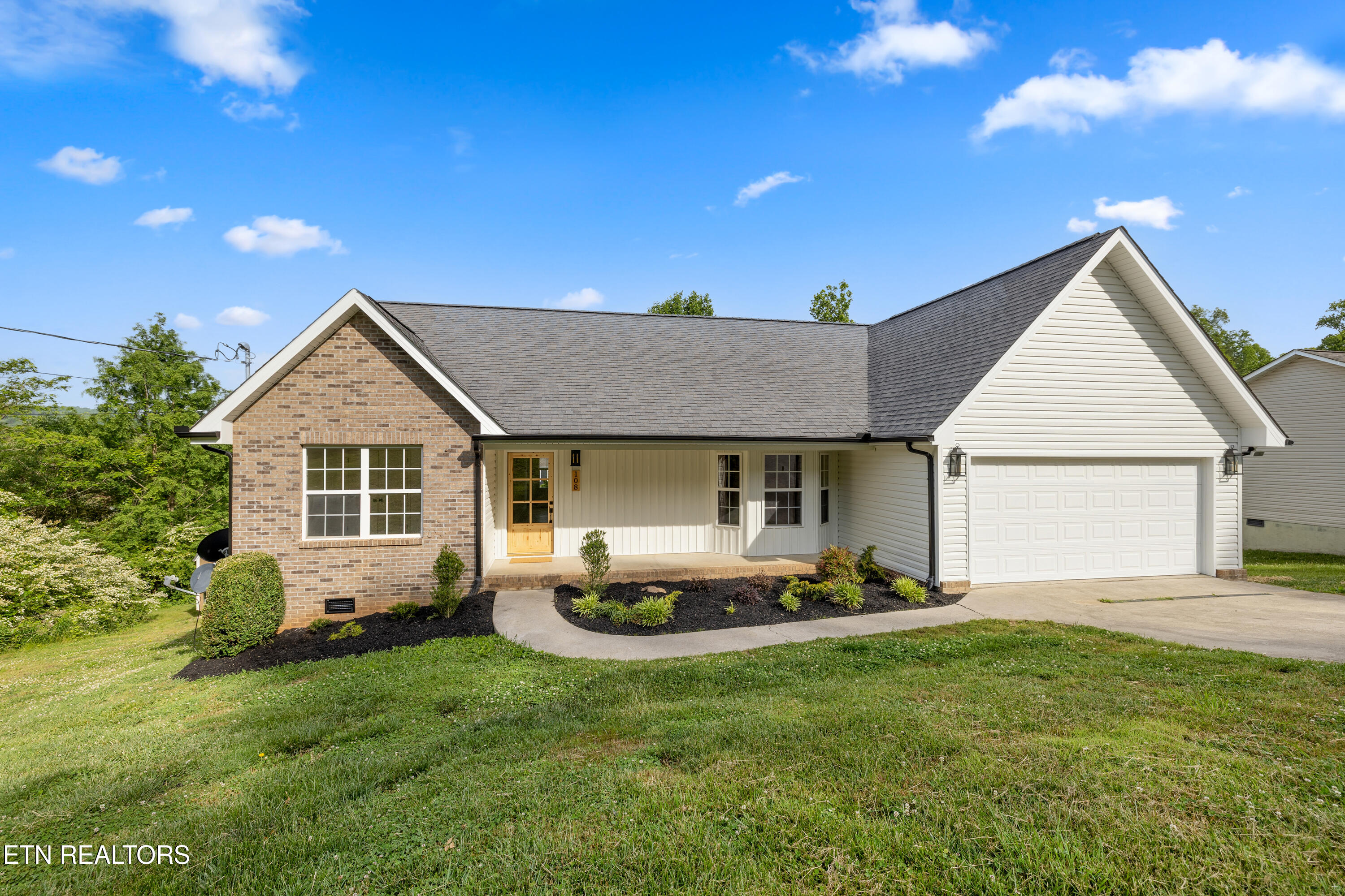 108 Breezewood Circle