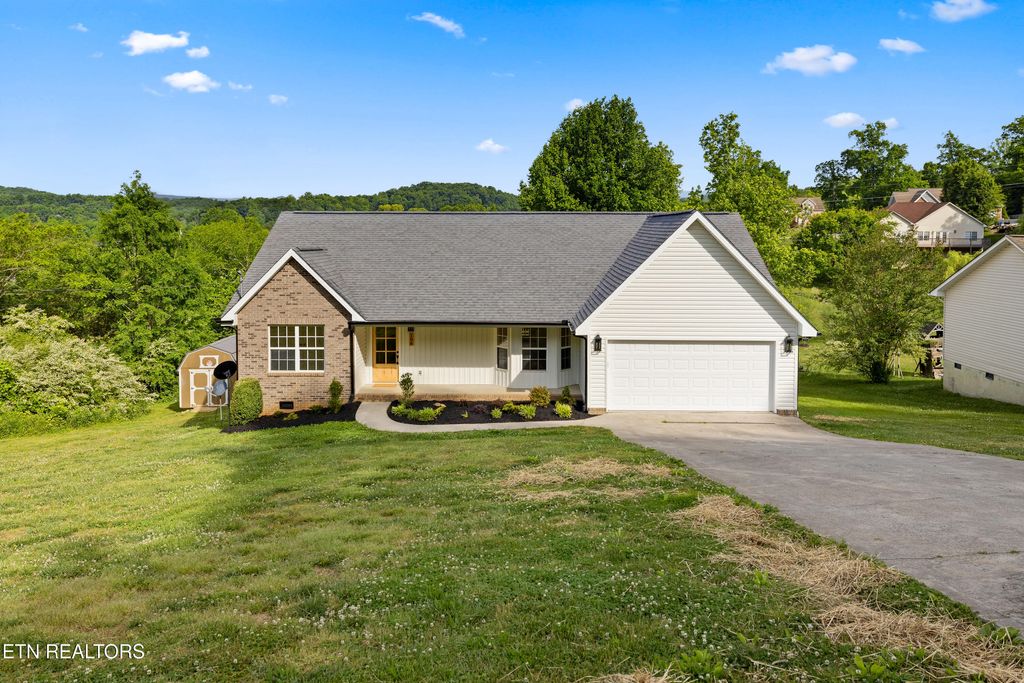 Photo of 108 Breezewood Circle, Clinton, TN 37716 (MLS # 1339881)
