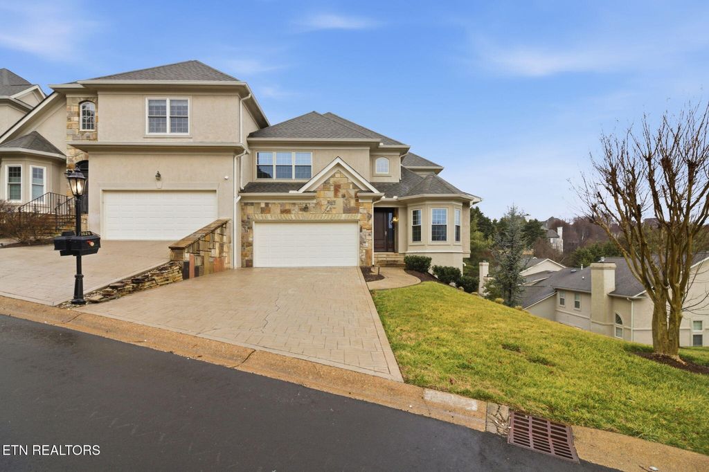 Photo of 1026 Spy Glass Way, Knoxville, TN 37922 (MLS # 1329472)