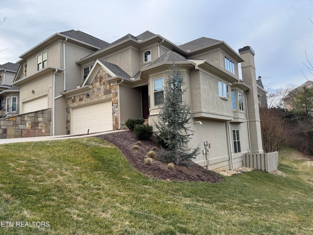 Photo of 1026 Spy Glass Way, Knoxville, TN 37922 (MLS # 1329472)