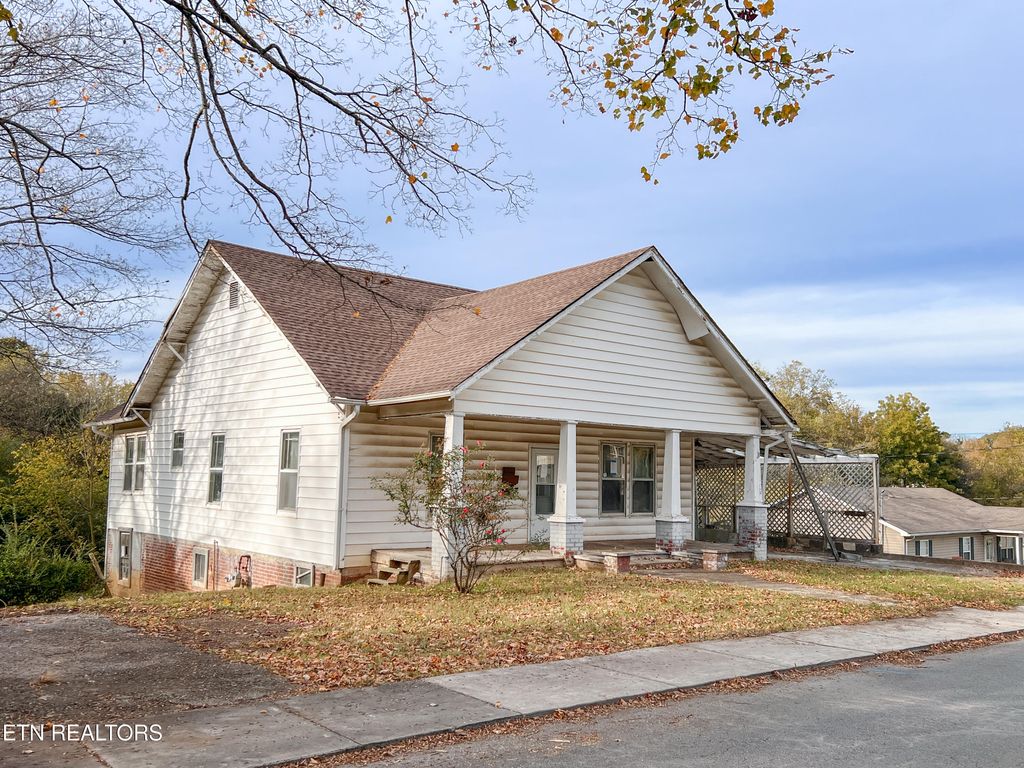 Photo of 1202 Georgia Ave, Athens, TN 37303 (MLS # 1320171)