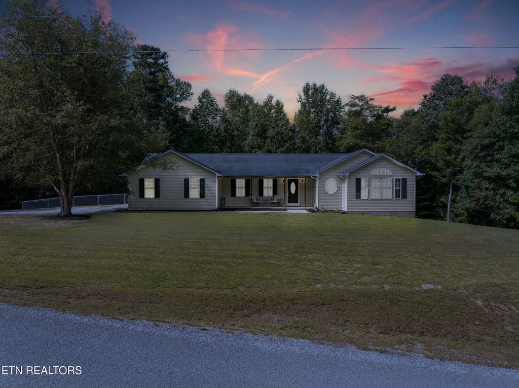 Photo of 582 Chance Private Drive, Oneida, TN 37841 (MLS # 1319823)